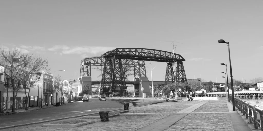 CS004BW | Claudio Sacomano | Puente de la Boca