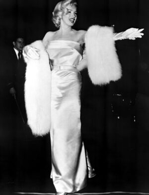 MM14 | Marilyn Monroe on Red Carpet