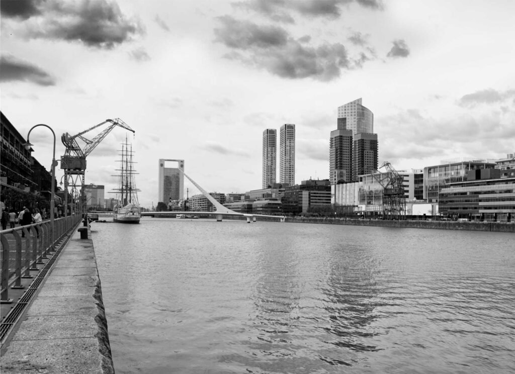 CS017BW | Claudio Sacomano | Dock Puerto Madero